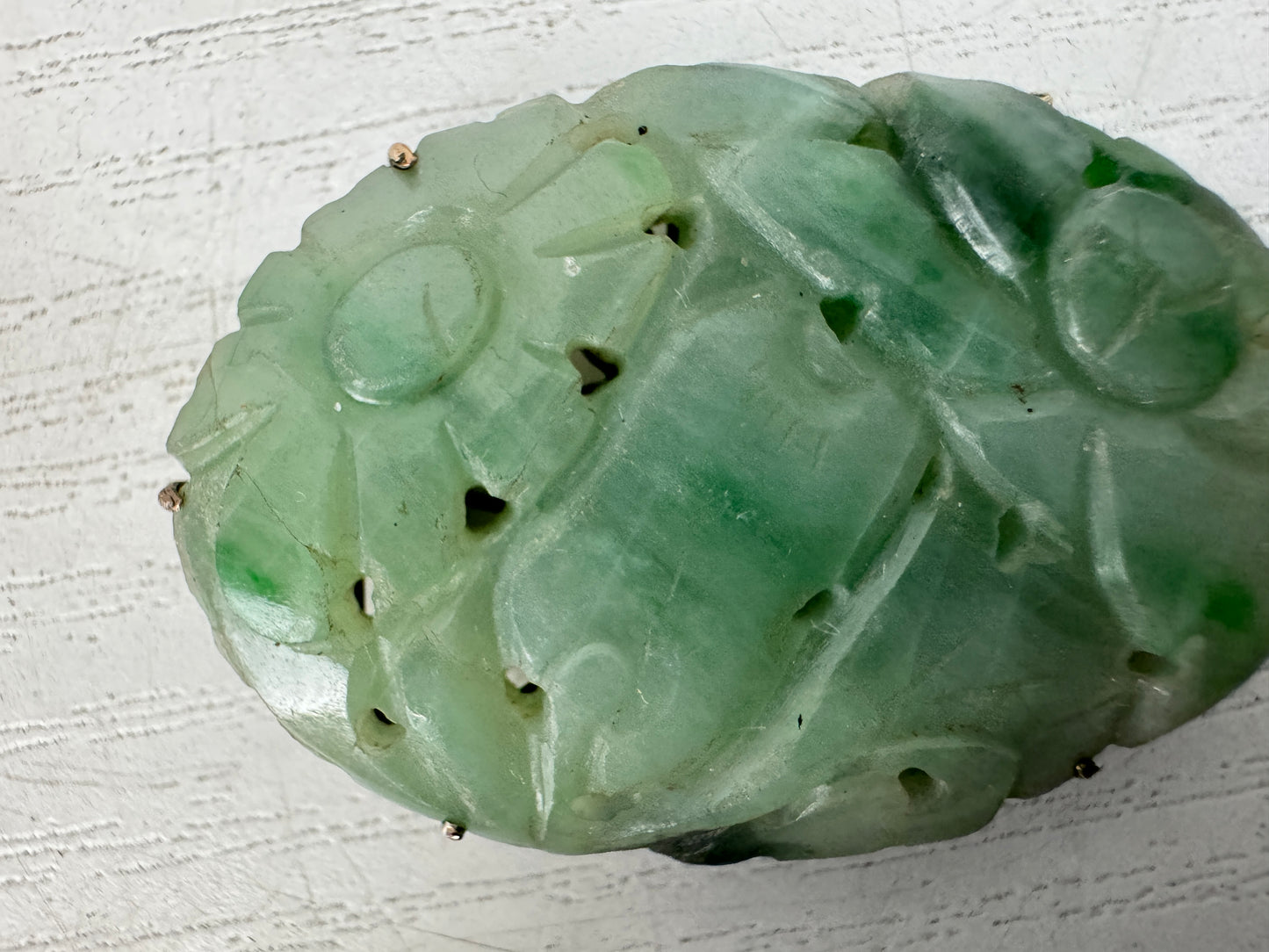 Y10442 OBIDOME Jade carving Sash clip brooch Flower Japan antique kimono jewelry