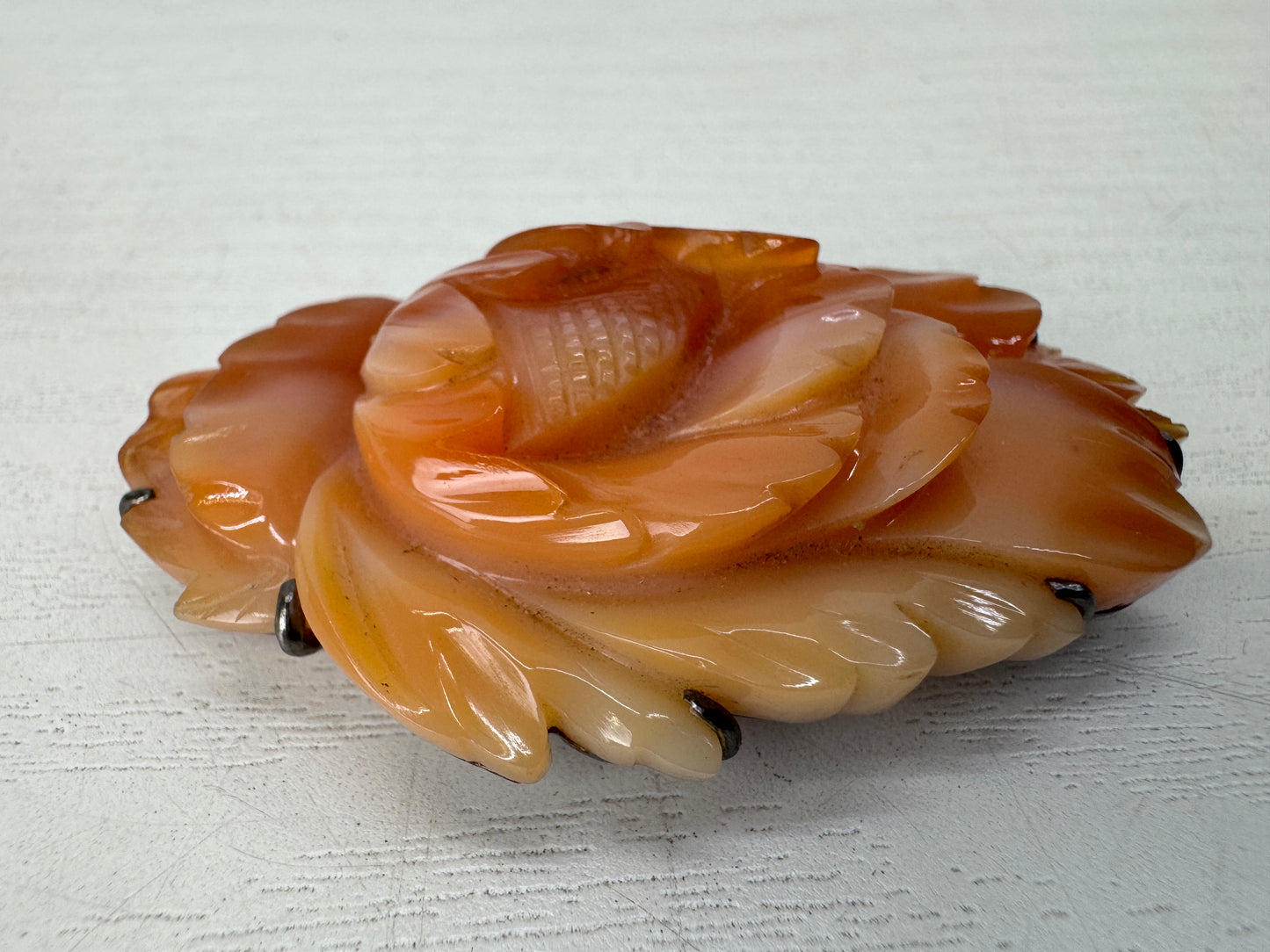 Y10443 OBIDOME Agate carving Sash clip brooch Flower Japan antique kimono pin