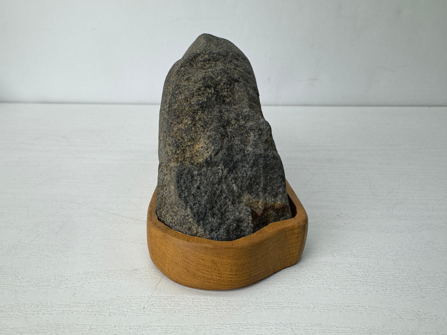 Y10446 OKIMONO Suiseki viewing stone wooden stand Mountain shape Japan antique
