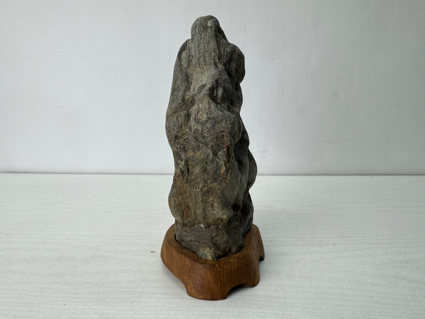 Y10448 OKIMONO Suiseki natural viewing stone wooden stand Japan antique interior