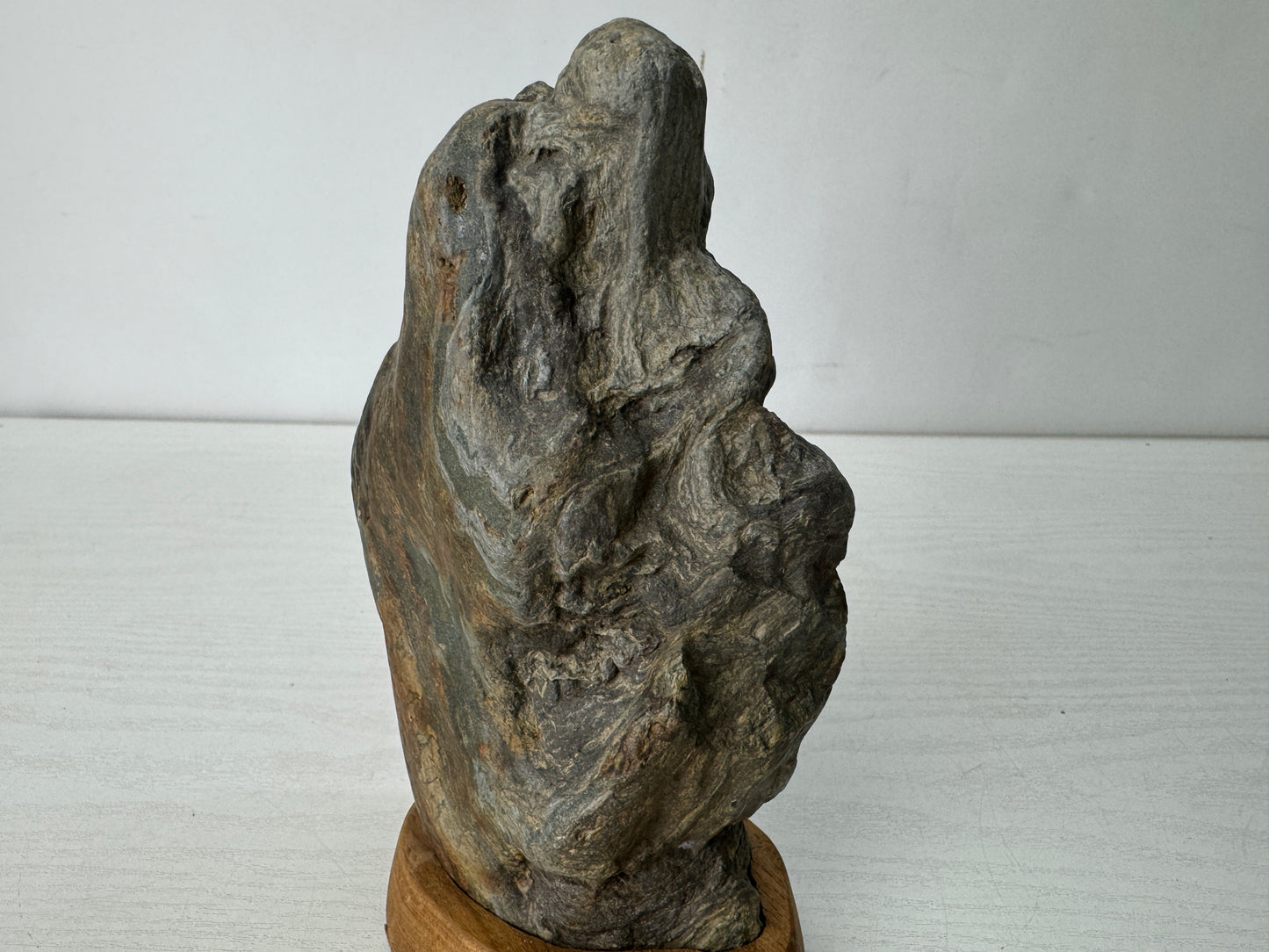 Y10448 OKIMONO Suiseki natural viewing stone wooden stand Japan antique interior