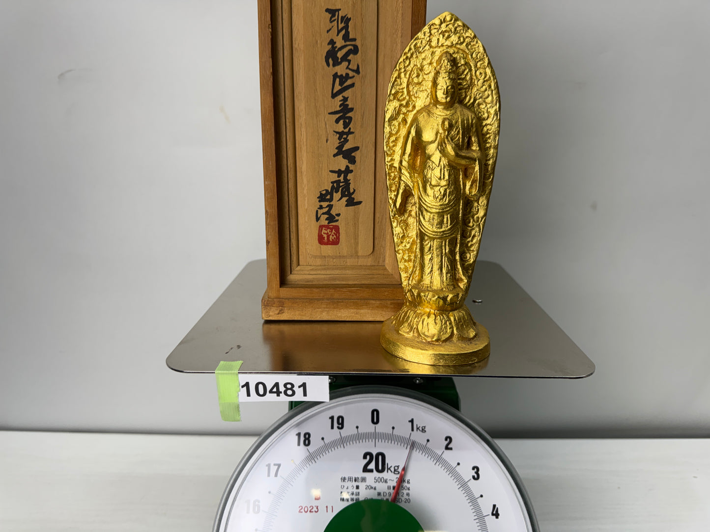 Y10481 STATUE Holy Kannon Bodhisattva figure signed box Japan antique interior