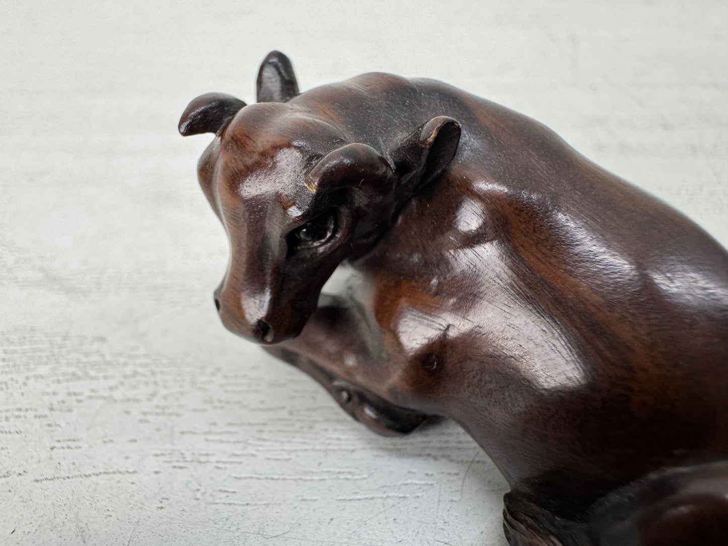 Y10506 NETSUKE wood carving Cow signed Japan antique kimono accessory sagemono