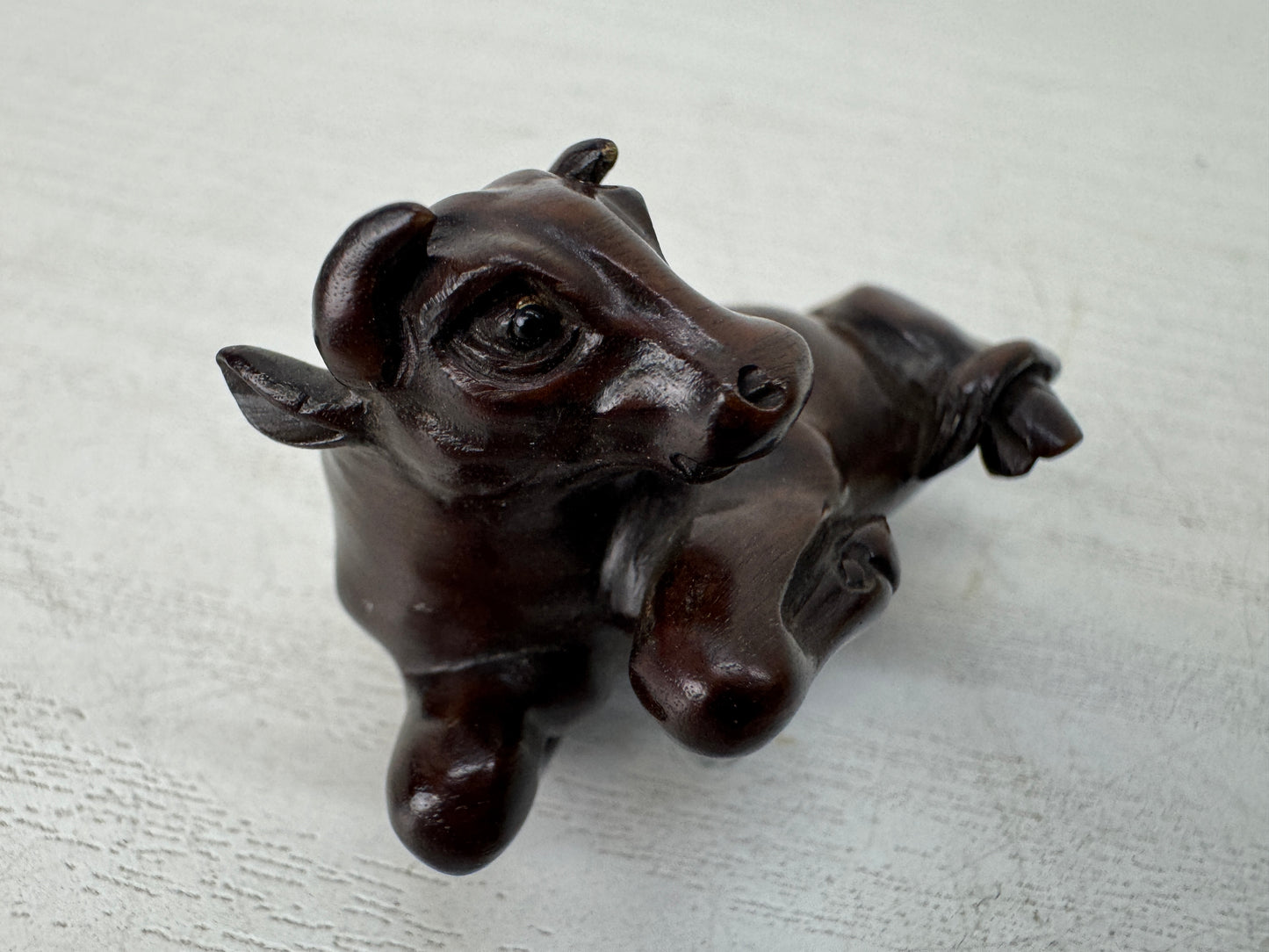 Y10506 NETSUKE wood carving Cow signed Japan antique kimono accessory sagemono