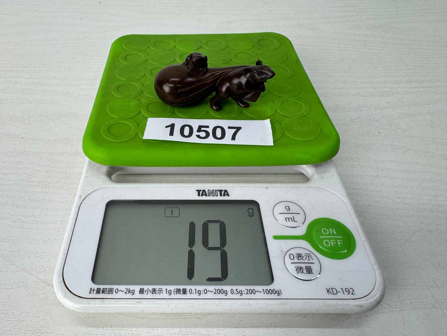 Y10507 NETSUKE wood carving Mouse signed Japan antique kimono accessory sagemono