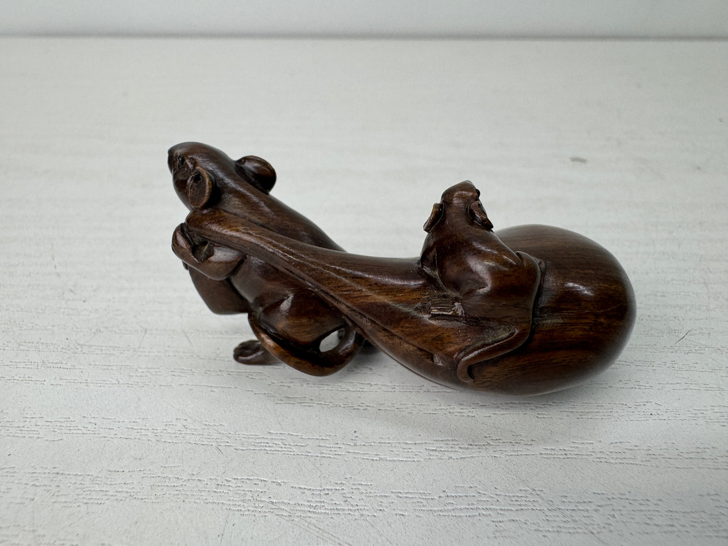 Y10507 NETSUKE wood carving Mouse signed Japan antique kimono accessory sagemono