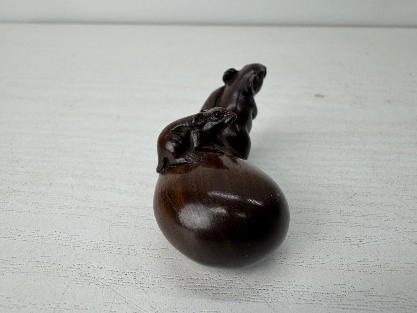 Y10507 NETSUKE wood carving Mouse signed Japan antique kimono accessory sagemono