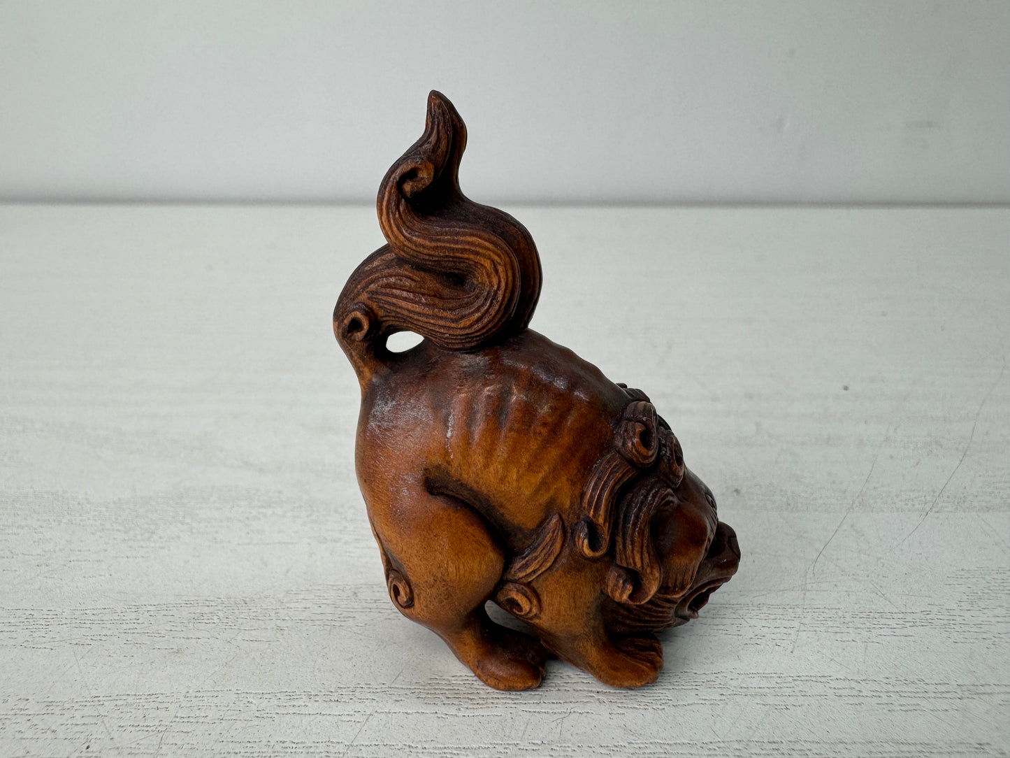 Y10509 NETSUKE wood carving Lion signed Japan antique kimono accessory sagemono
