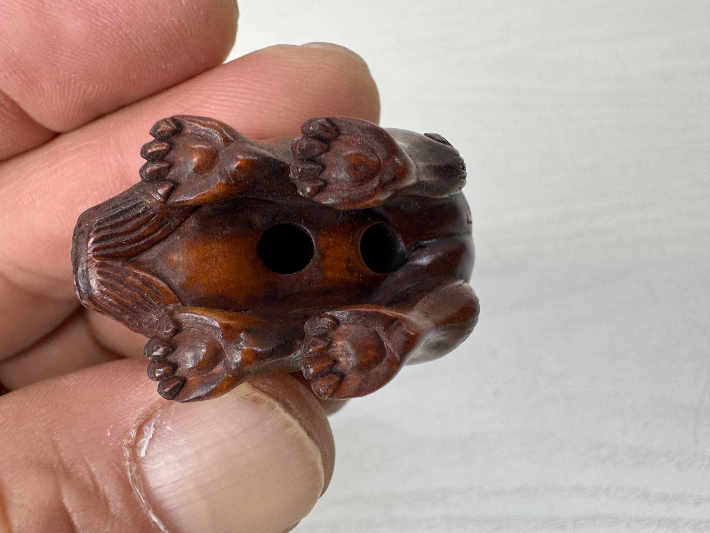Y10509 NETSUKE wood carving Lion signed Japan antique kimono accessory sagemono