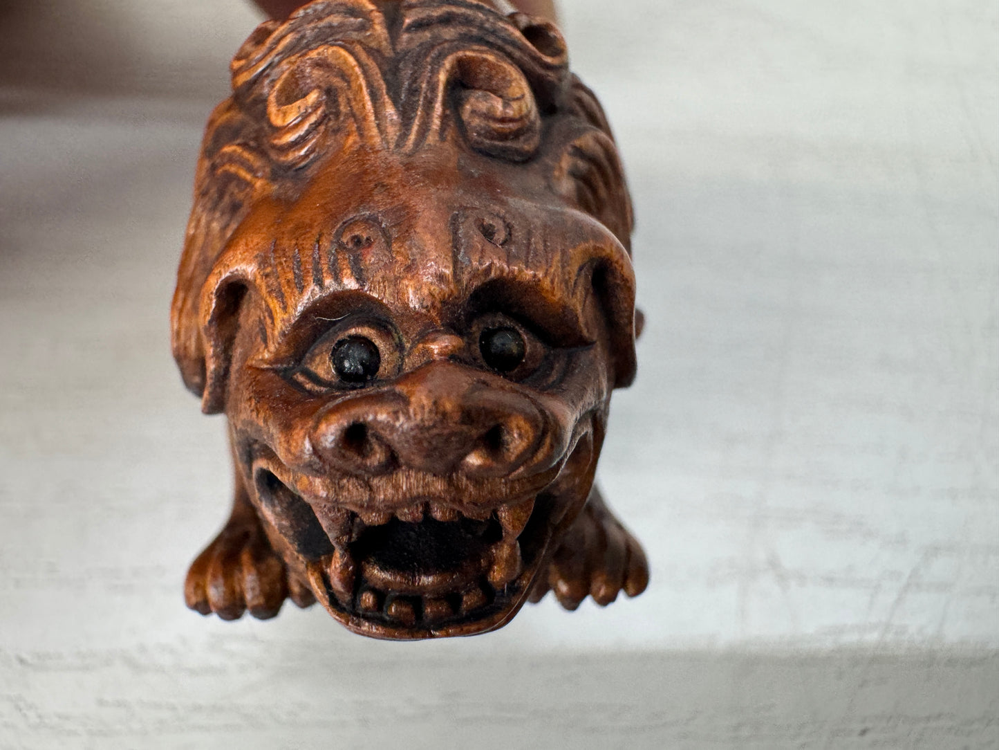 Y10509 NETSUKE wood carving Lion signed Japan antique kimono accessory sagemono