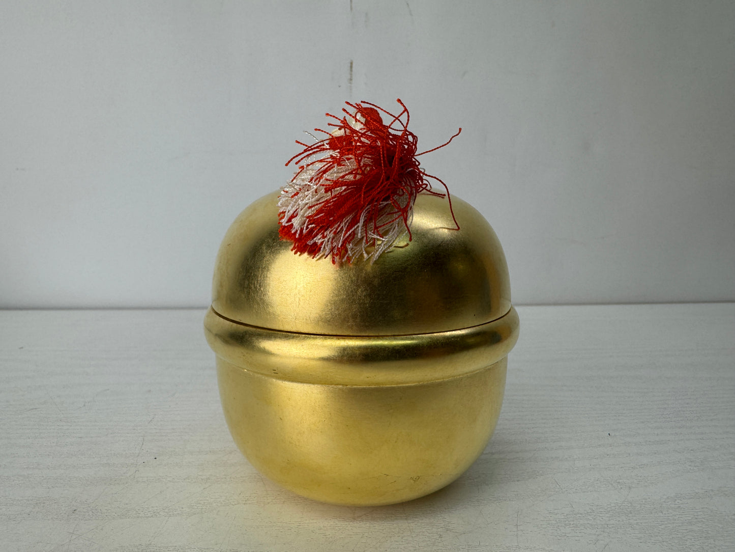 Y10526 BOX Gold Makie Bell accessory case lid signed Japan antique container