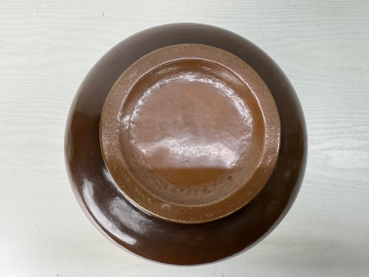 Y10530 FLOWER VASE Copper signed hammered finish engraved Japan antique ikebana