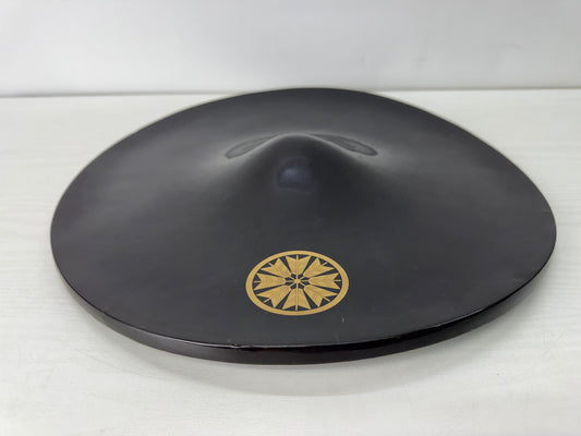 Y10538 JINGASA Black lacquer family crest Japan antique samurai hat yoroi helmet
