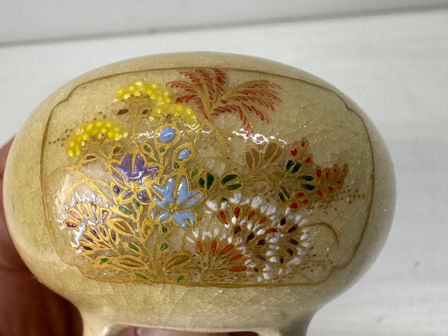 Y10579 KOURO Satsuma-ware small signed Japan antique incense burner aromatherapy