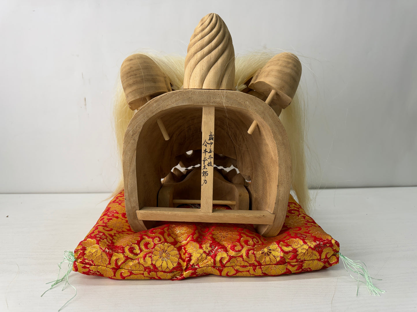 Y10585 OKIMONO Inami wood carving Shishimai lion dance signed box Japan antique