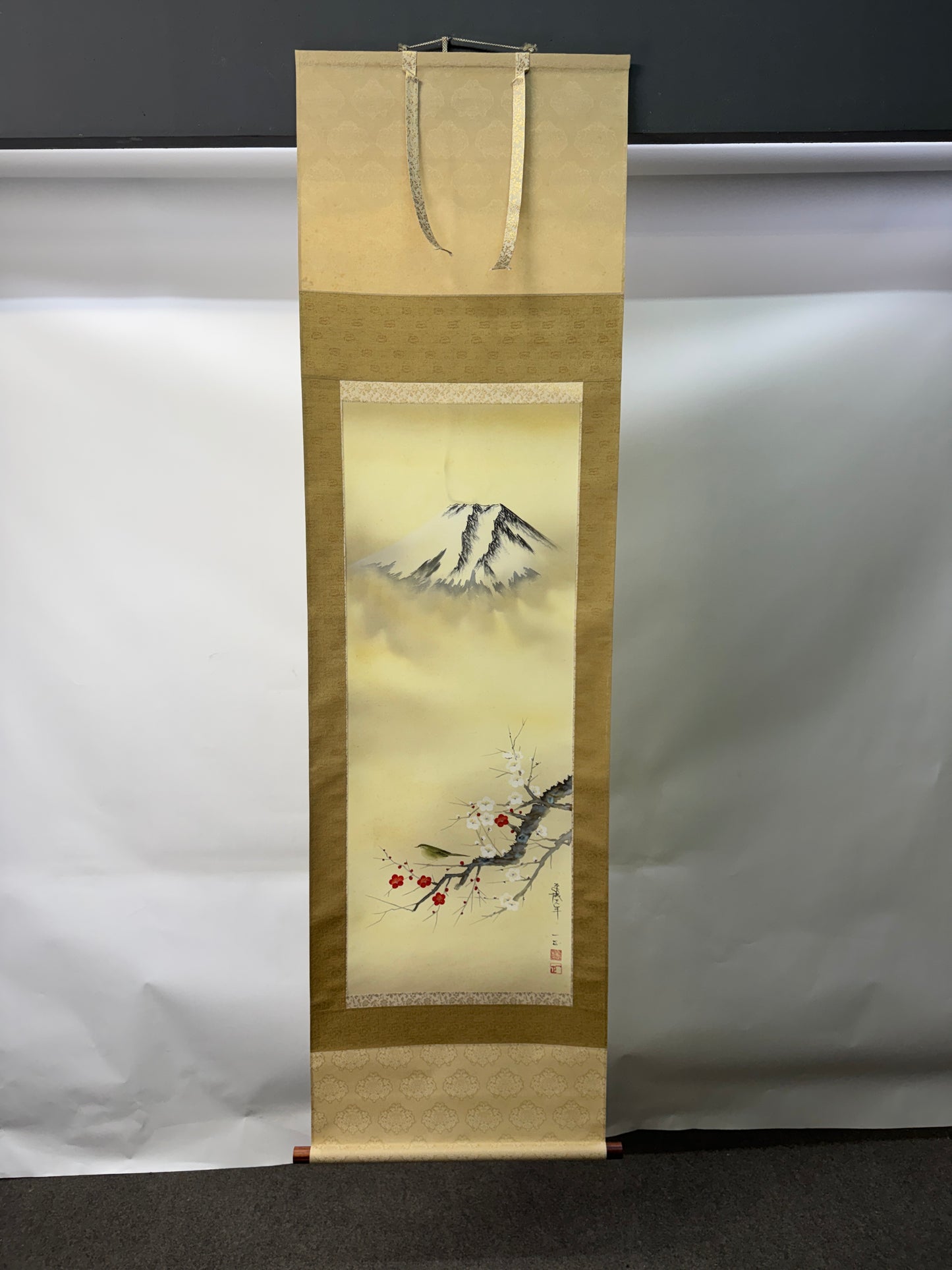Y10606 KAKEJIKU Hanging scroll Mt. Fuji Plum signed box Japan antique interior