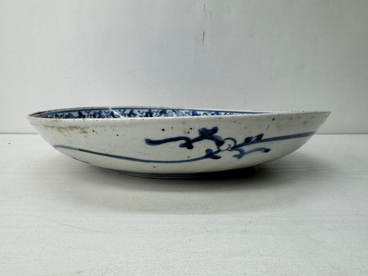Y10618 DISH Koimari Platter kintsugi signed floral arabesque Japan antique plate