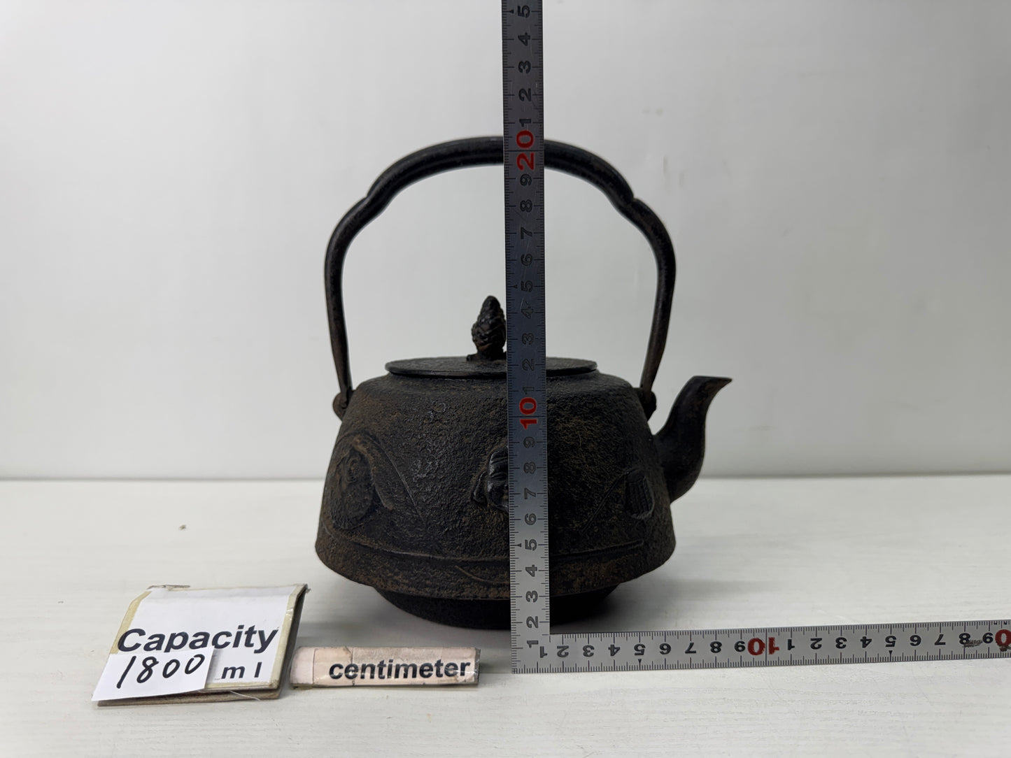 Y10623 TETSUBIN Nanbu Iron kettle teapot Daikoku signed Japan antique kitchen