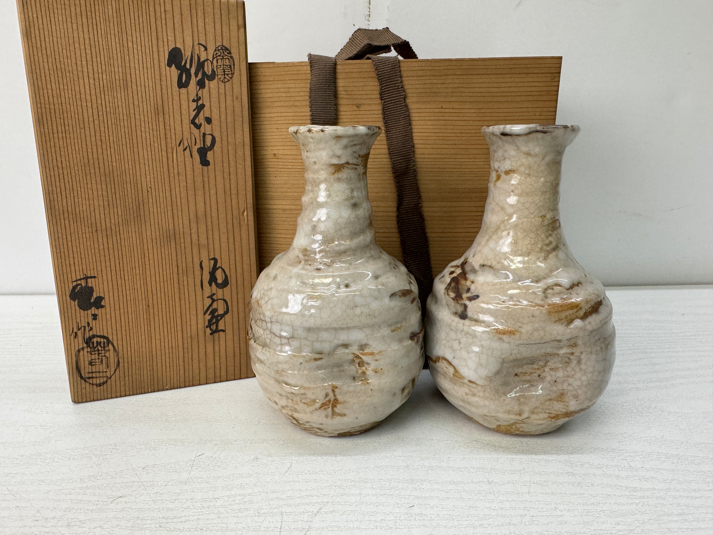 Y10629 CHOUSHI Shino-ware Eshino Sake bottle signed box Japan antique container