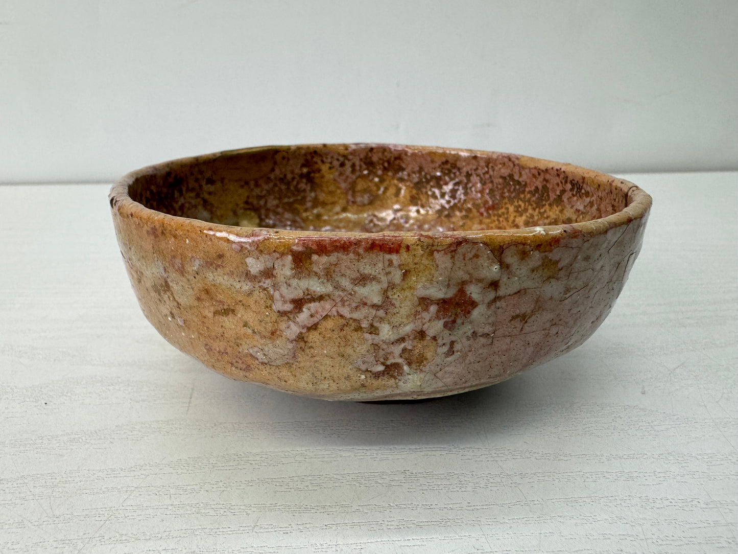 Y10635 CHAWAN Raku-ware red flat bowl signed Japan antique tea ceremony pottery