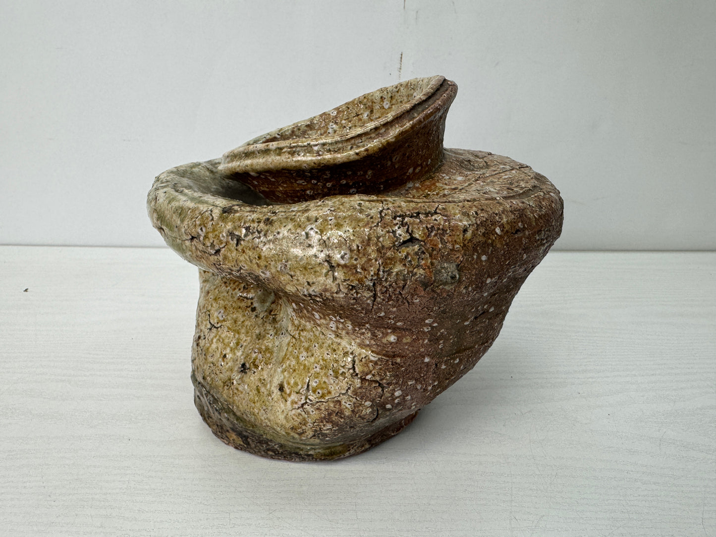 Y10642 VASE Shigaraki-ware deformed Uzukumaru Japan antique ikebana floral decor