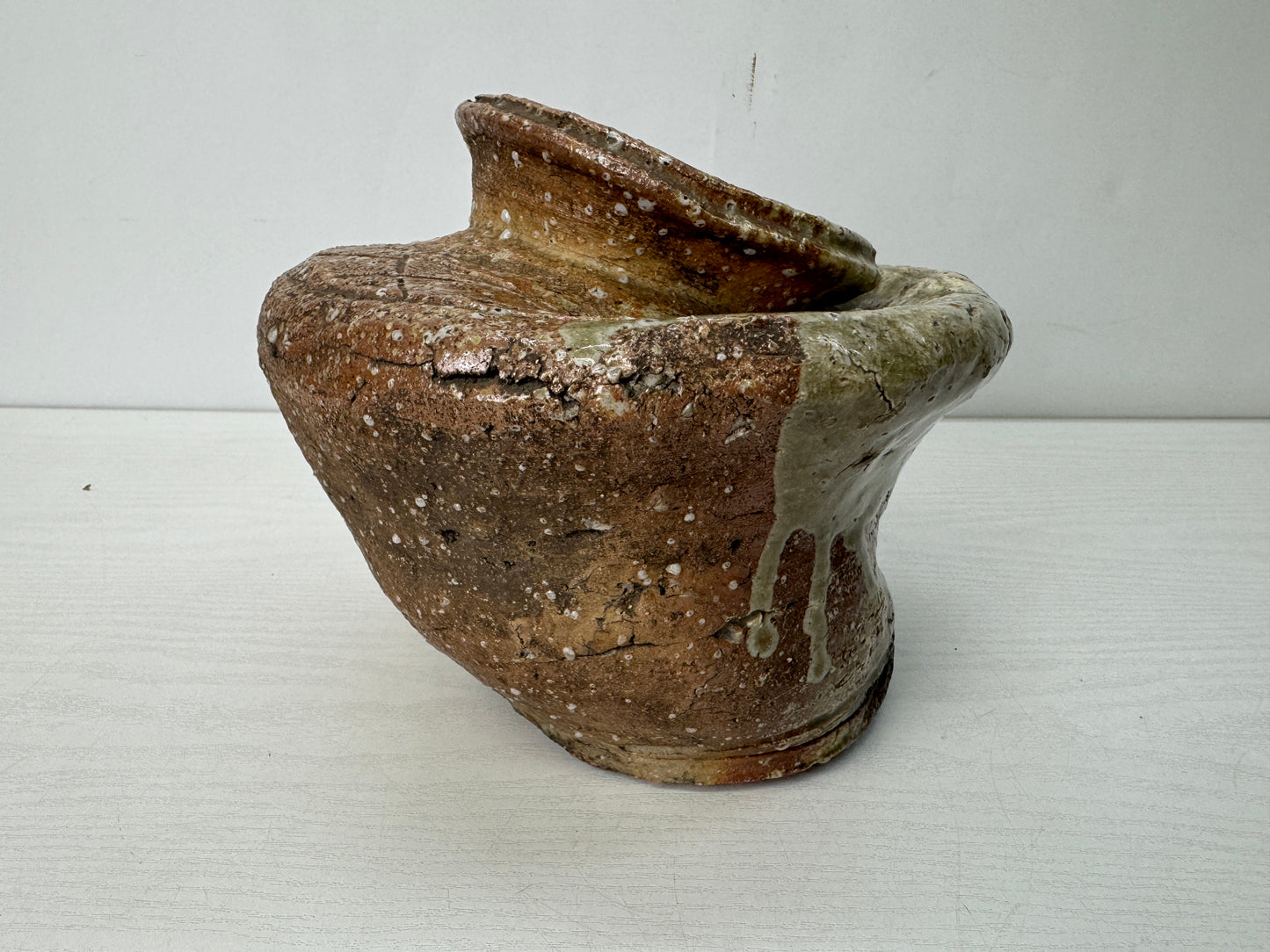 Y10642 VASE Shigaraki-ware deformed Uzukumaru Japan antique ikebana floral decor