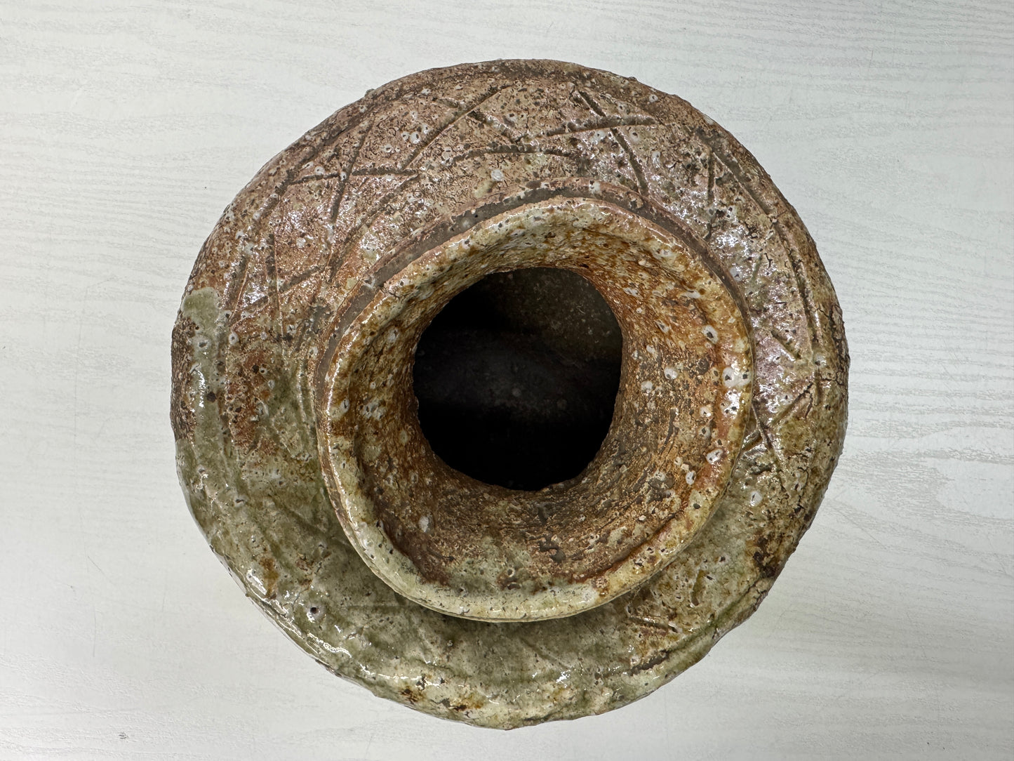 Y10642 VASE Shigaraki-ware deformed Uzukumaru Japan antique ikebana floral decor