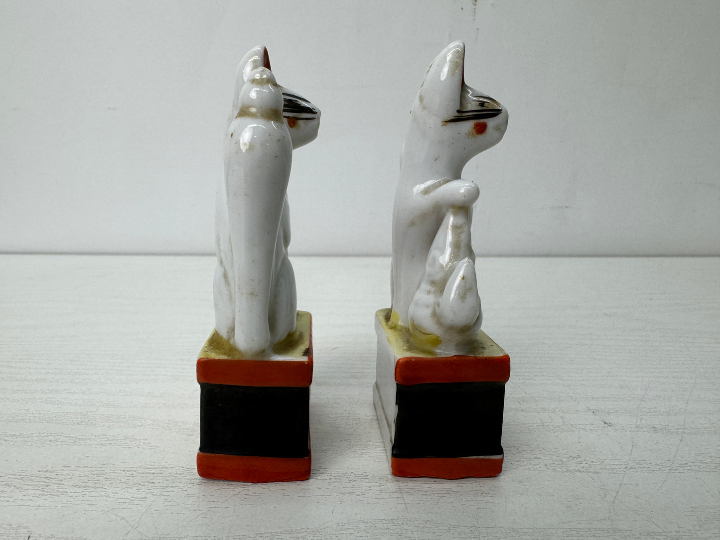 Y10650 OKIMONO Inari fox figurine pair ceramic Japan antique interior decor