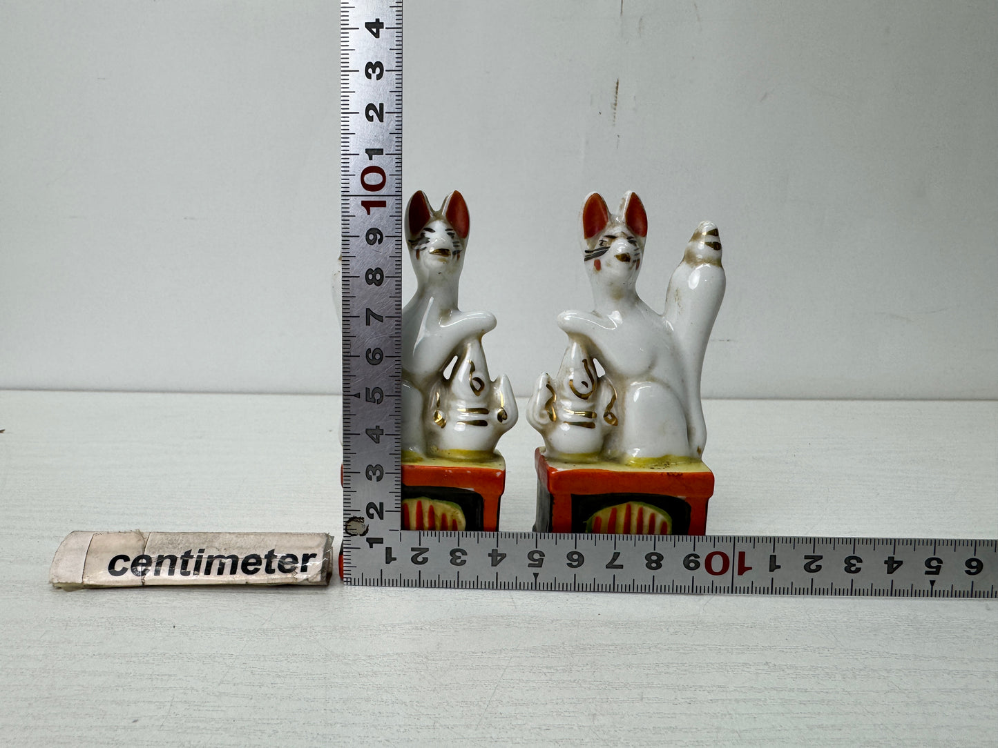 Y10650 OKIMONO Inari fox figurine pair ceramic Japan antique interior decor