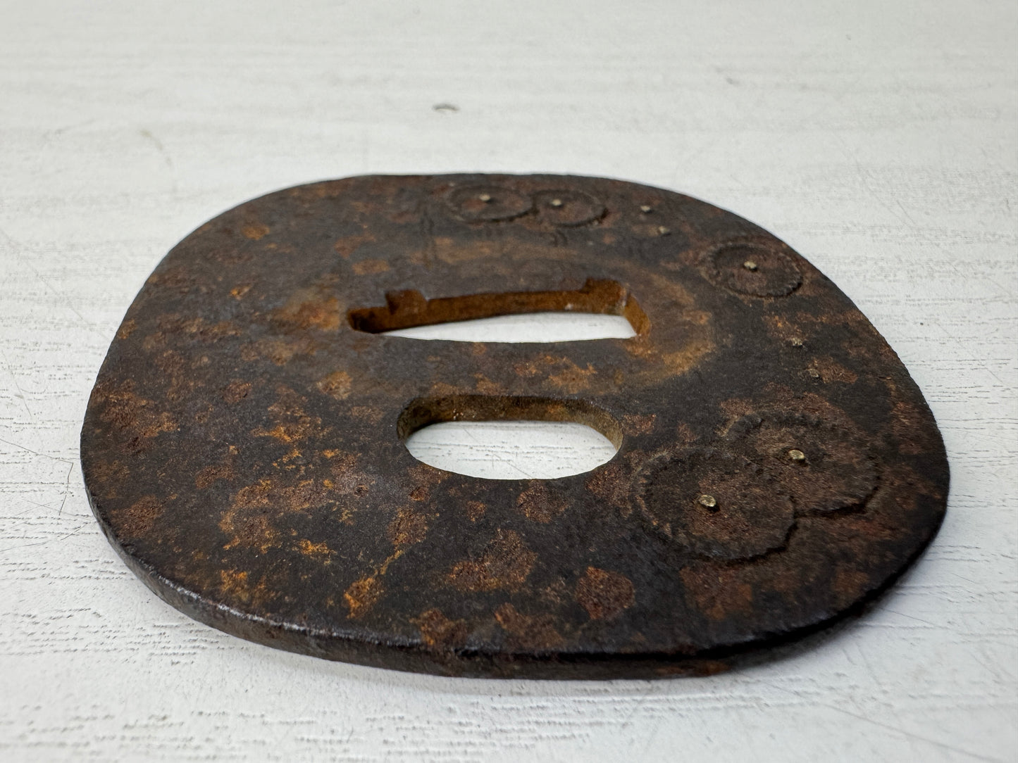 Y10658 TSUBA Iron sword guard Flower inlay Japan antique samurai katana koshirae