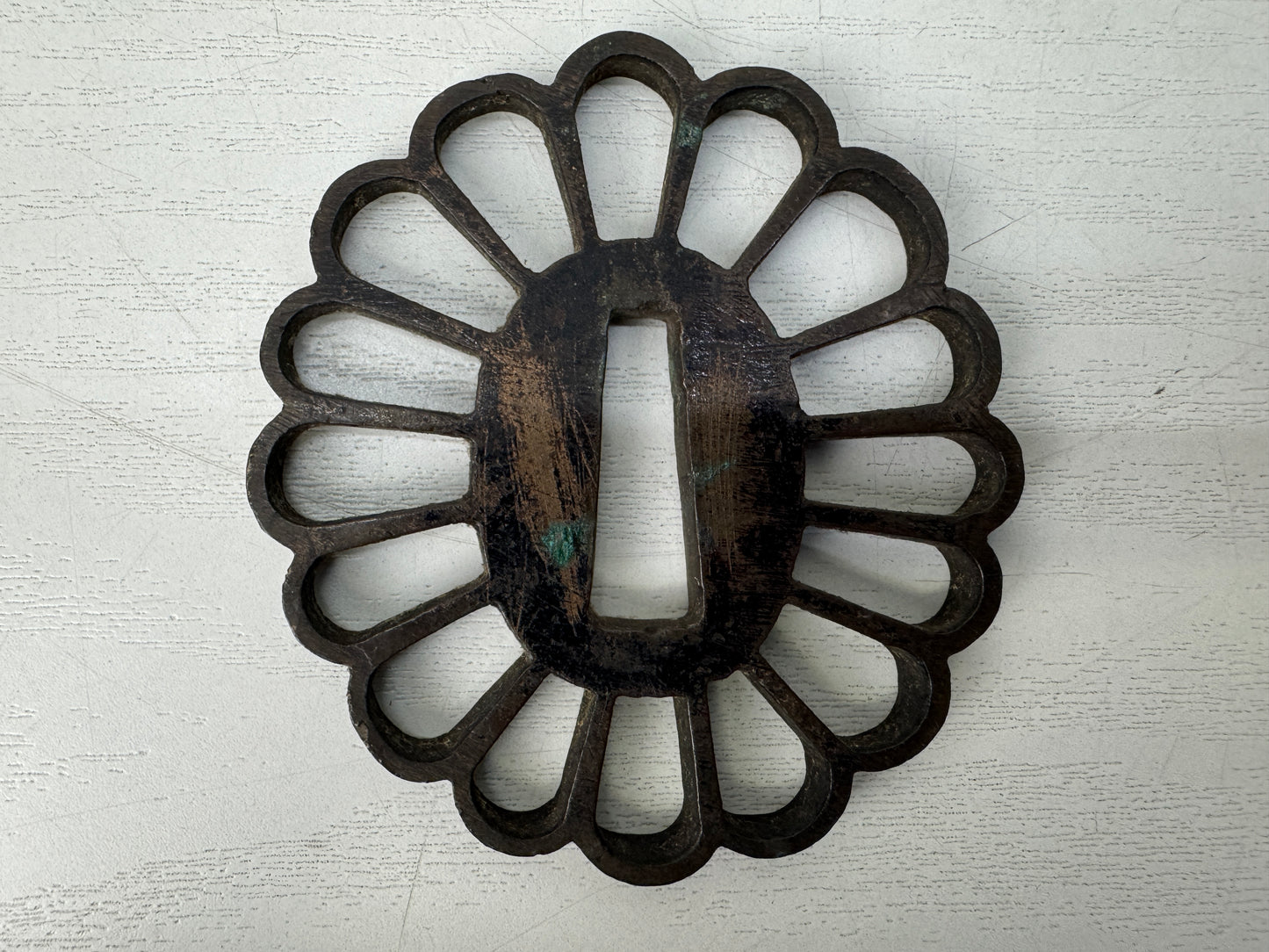 Y10659 TSUBA Copper sword guard Chrysanthemum openwork Japan antique samurai