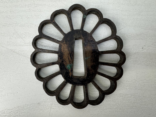 Y10659 TSUBA Copper sword guard Chrysanthemum openwork Japan antique samurai