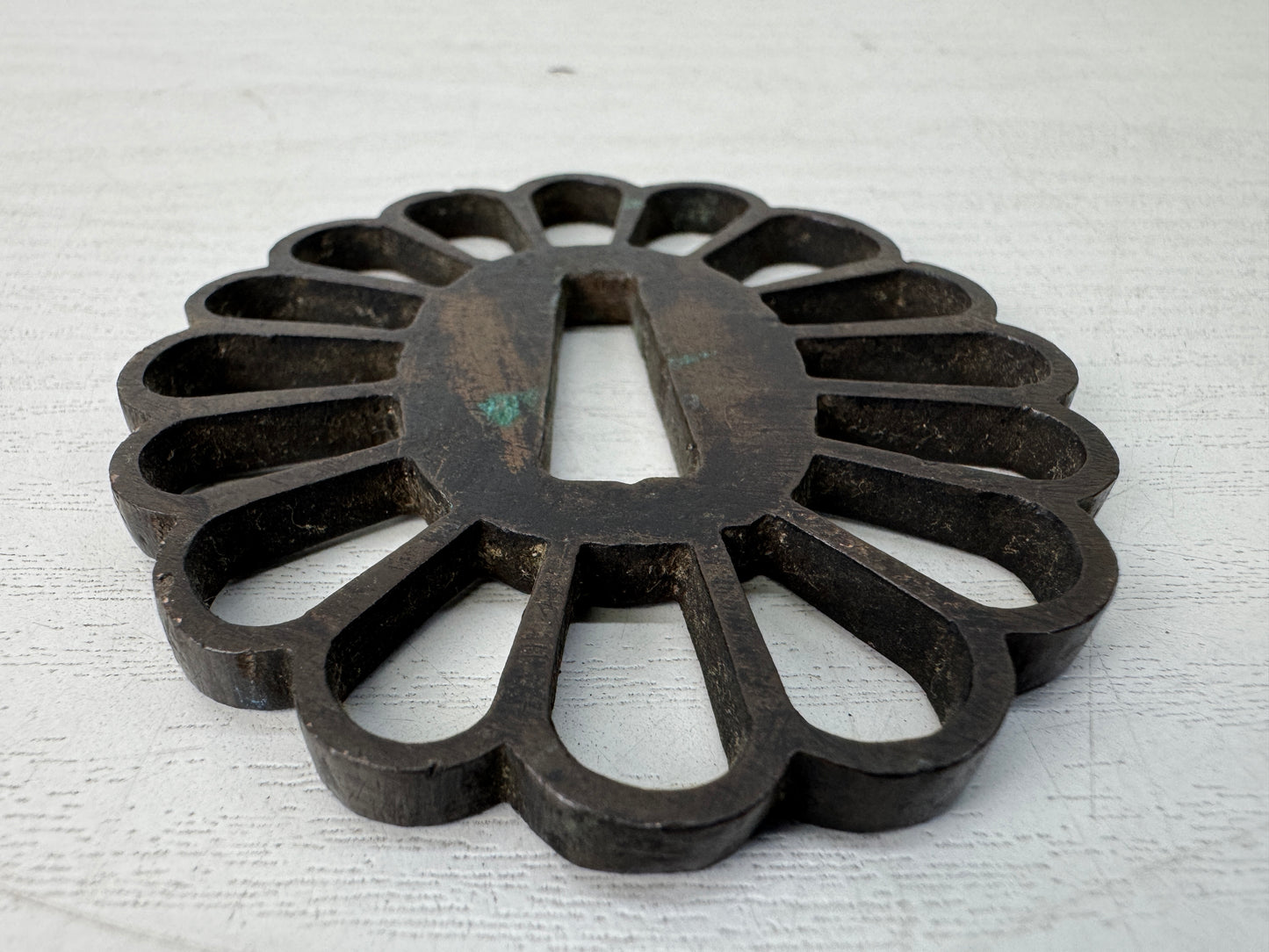 Y10659 TSUBA Copper sword guard Chrysanthemum openwork Japan antique samurai