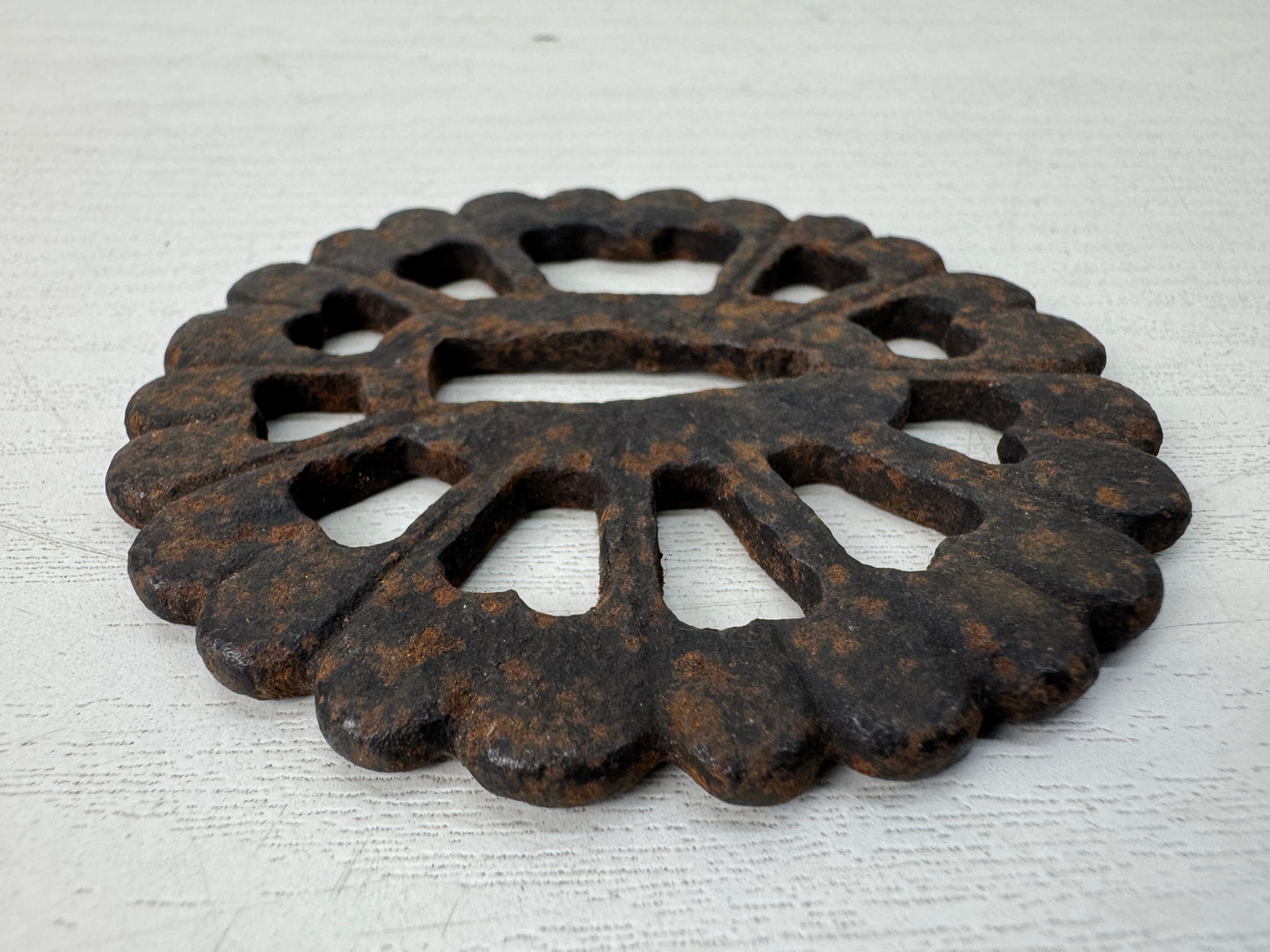 Y10662 TSUBA Iron sword guard chrysanthemum shape Japan antique samurai katana