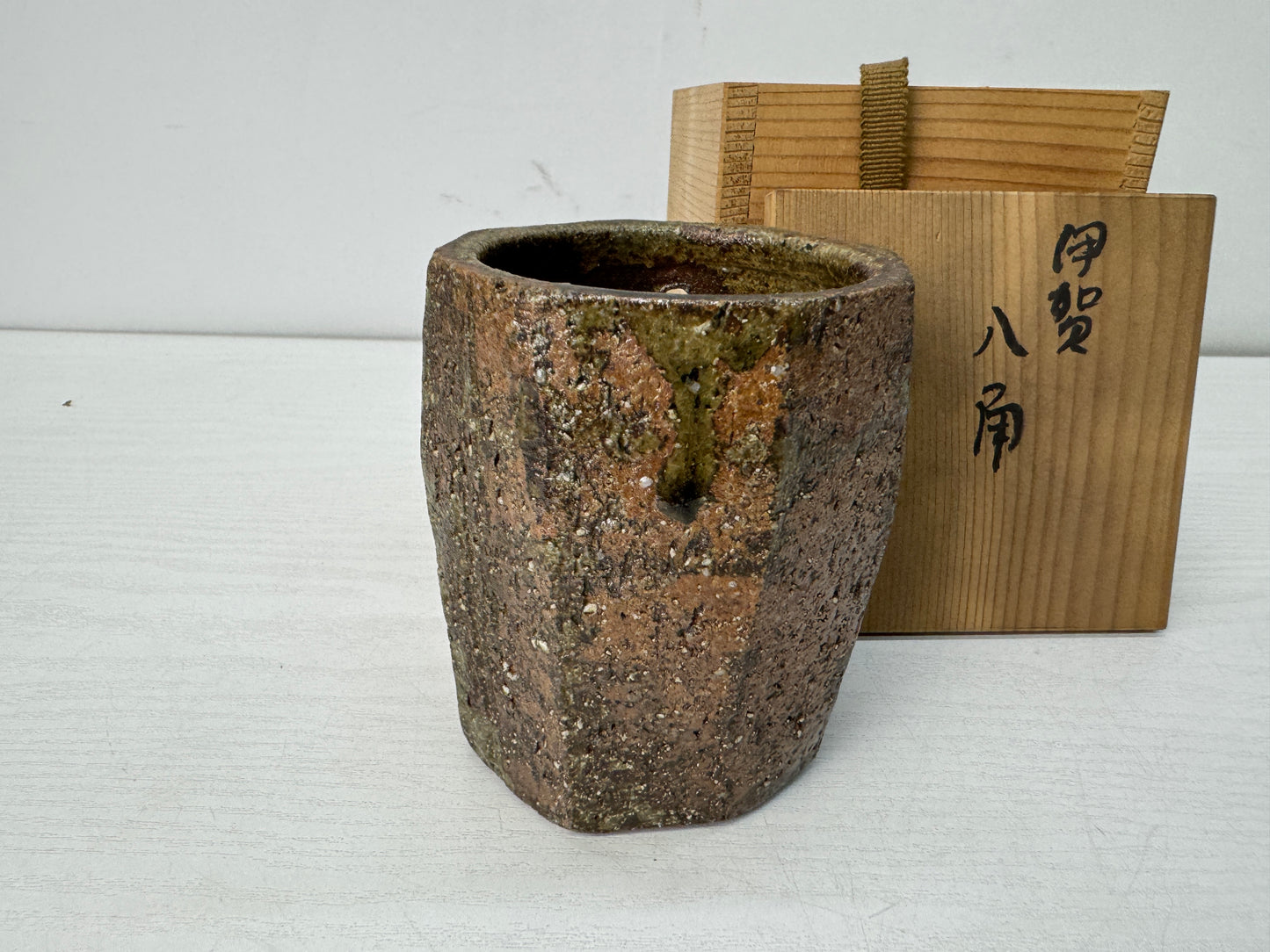 Y10666 FLOWER VASE Iga-ware octagonal signed box Japan antique ikebana floral