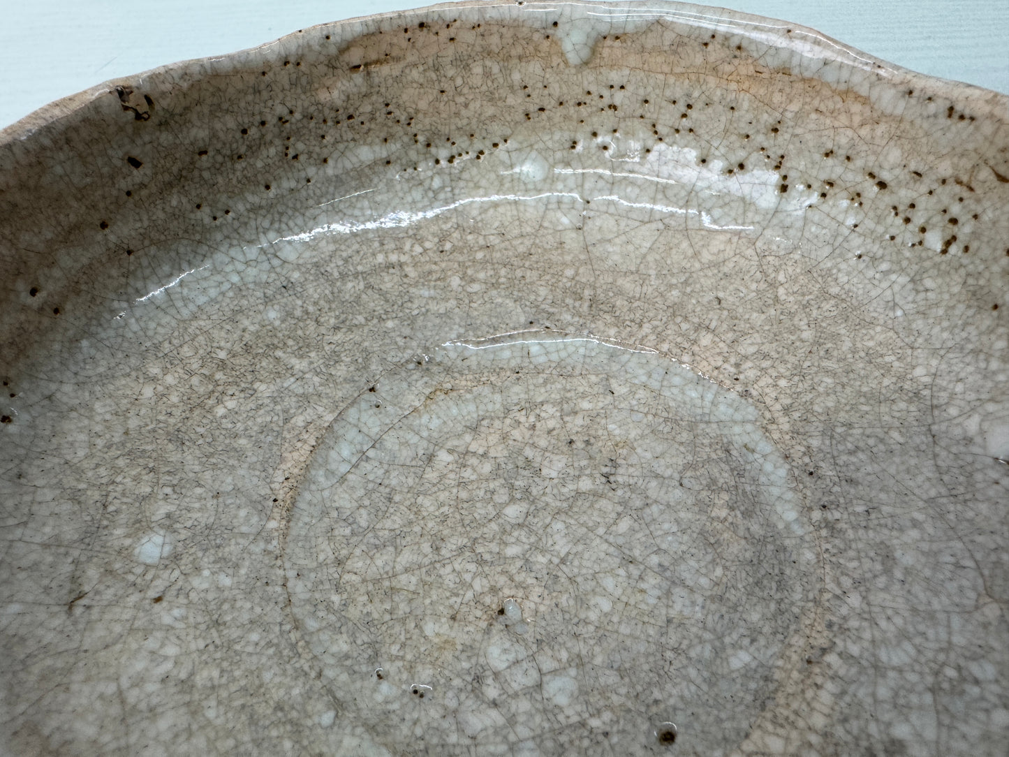 Y10690 CHAWAN Raku-ware White flat bowl signed Japan antique tea ceremony cup