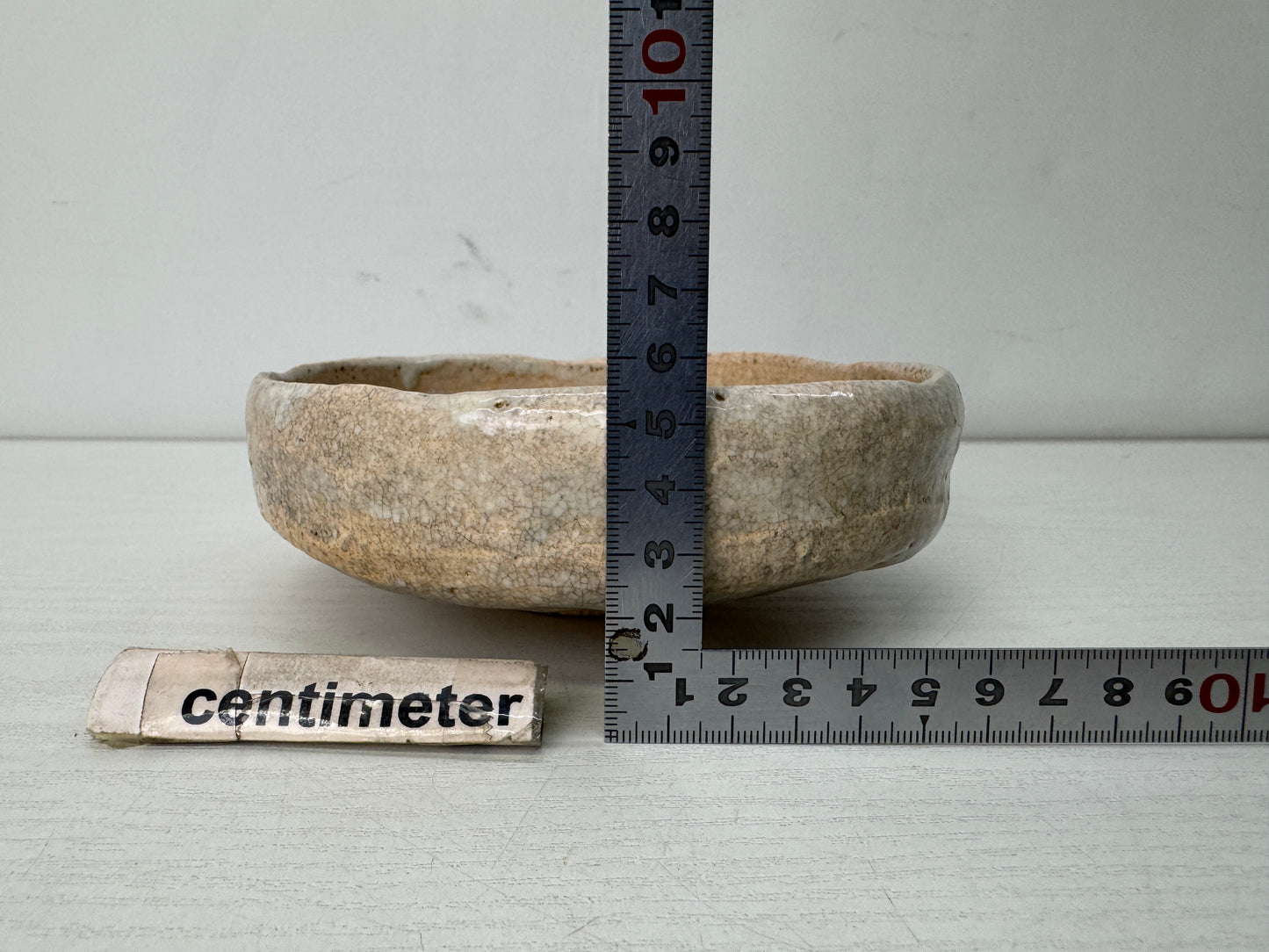 Y10690 CHAWAN Raku-ware White flat bowl signed Japan antique tea ceremony cup