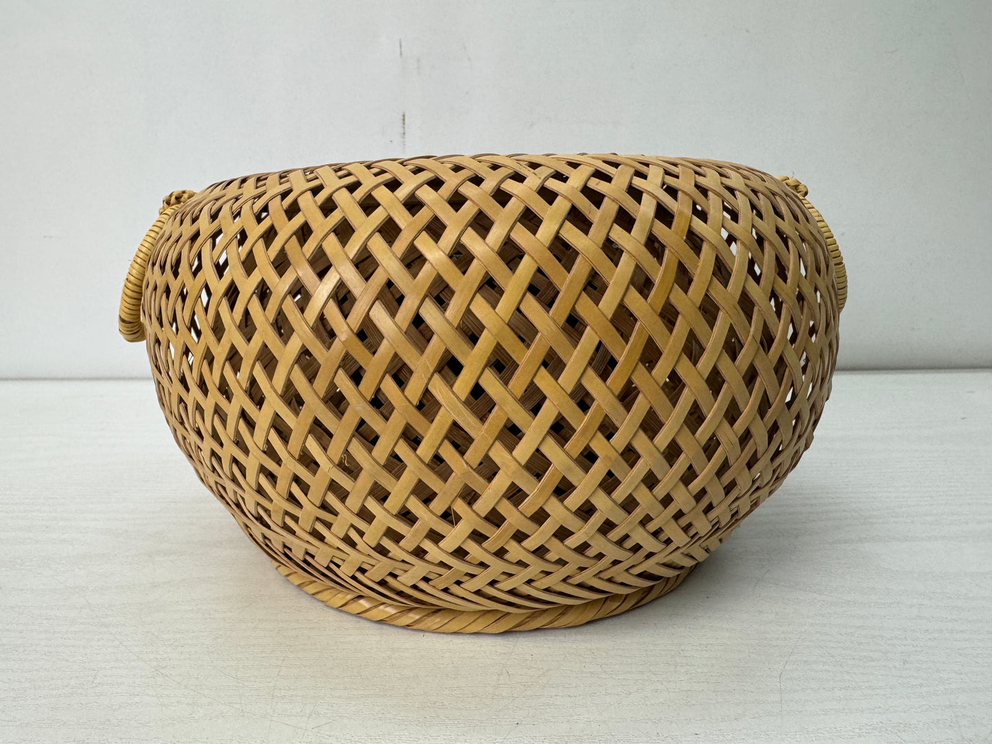 Y10700 Bamboo Woven Basket Flower vase signed box Japan antique ikebana floral