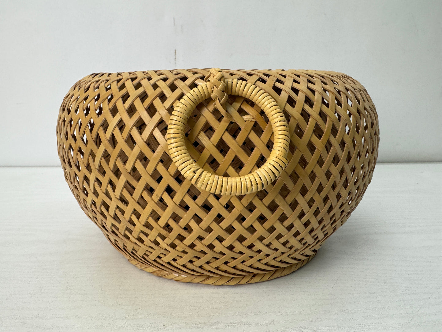 Y10700 Bamboo Woven Basket Flower vase signed box Japan antique ikebana floral