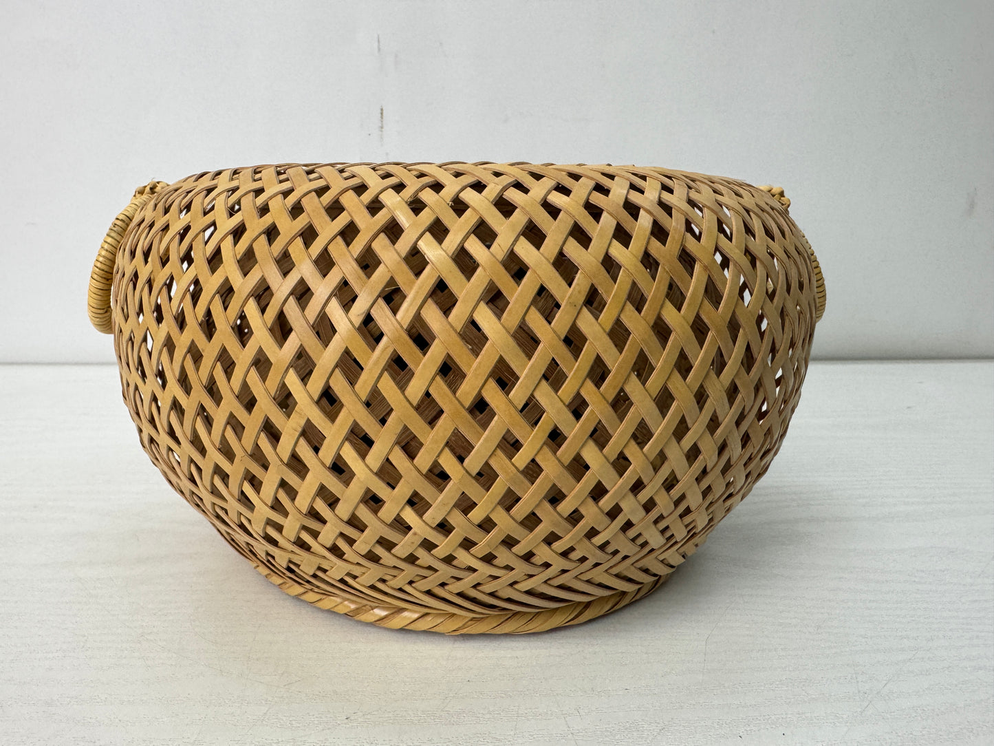 Y10700 Bamboo Woven Basket Flower vase signed box Japan antique ikebana floral