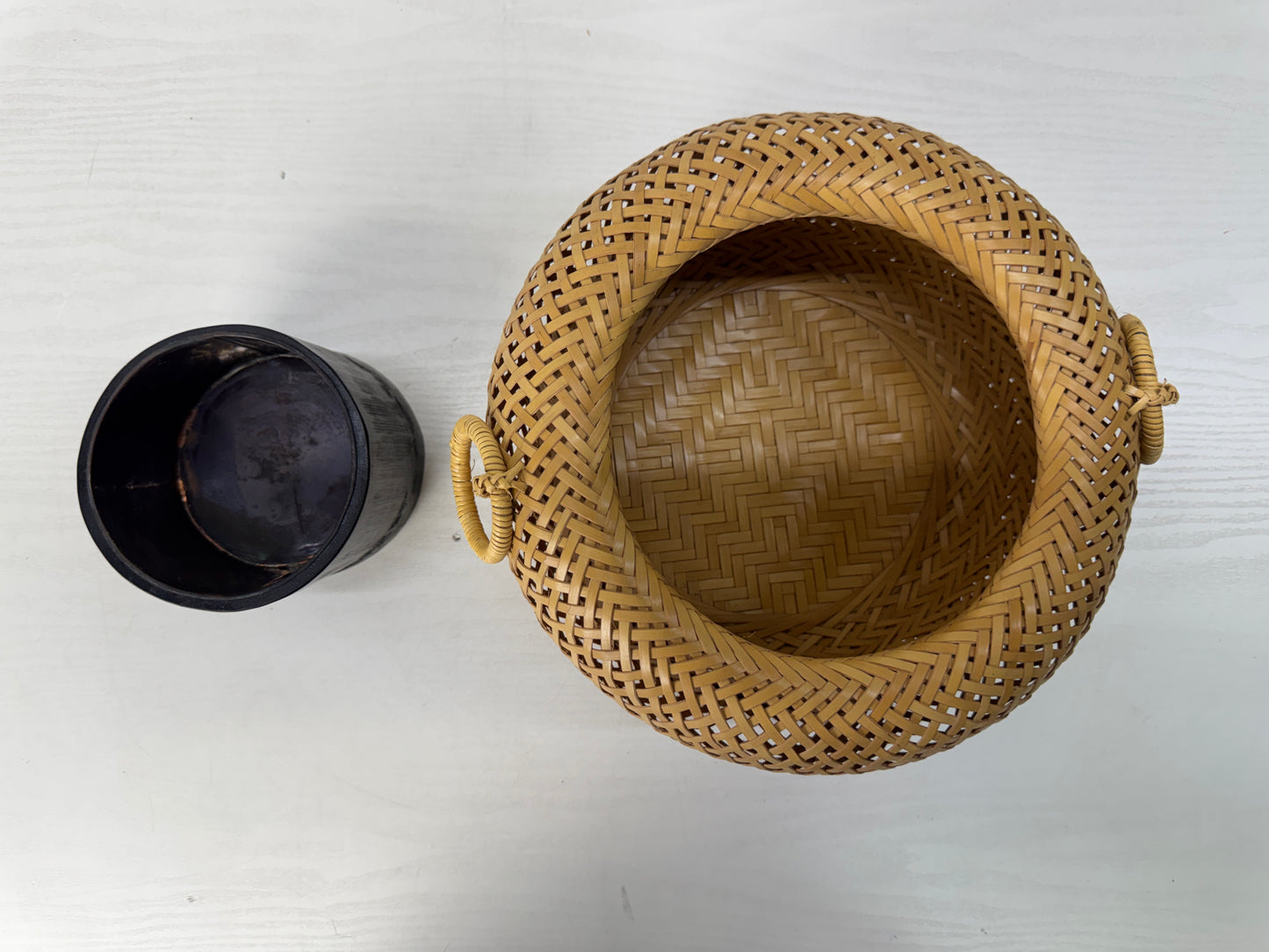 Y10700 Bamboo Woven Basket Flower vase signed box Japan antique ikebana floral