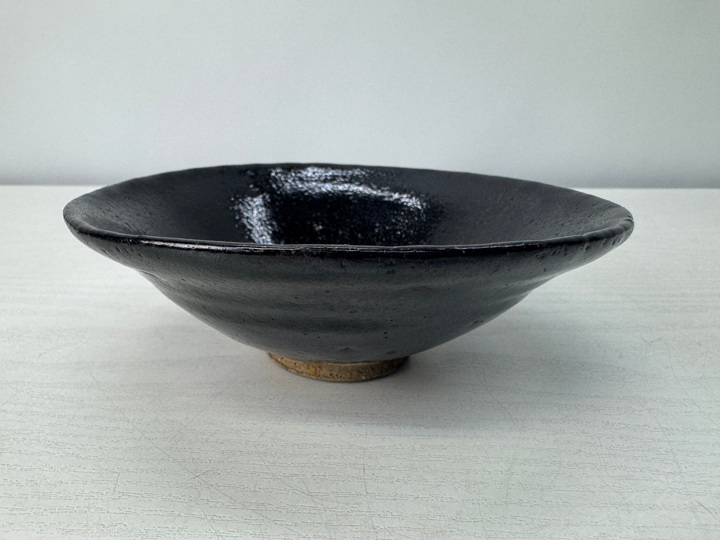 Y10722 CHAWAN Raku-ware Black flat bowl signed Japan antique tea ceremony cup