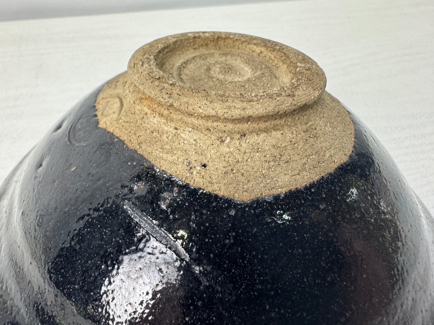 Y10722 CHAWAN Raku-ware Black flat bowl signed Japan antique tea ceremony cup