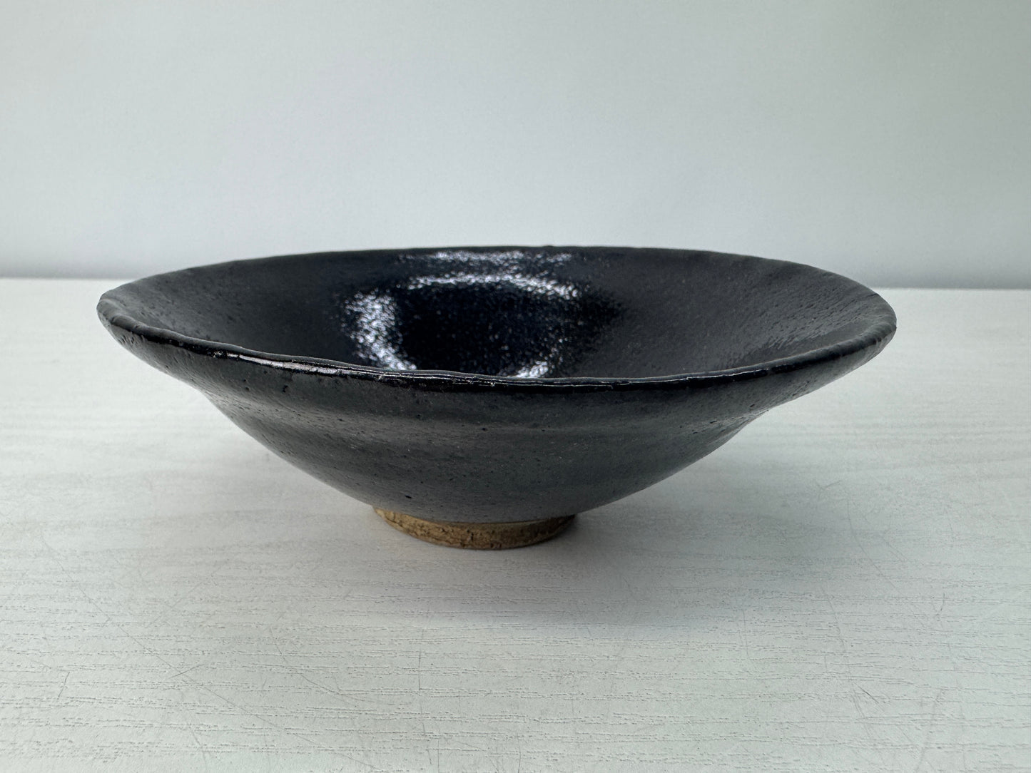 Y10722 CHAWAN Raku-ware Black flat bowl signed Japan antique tea ceremony cup