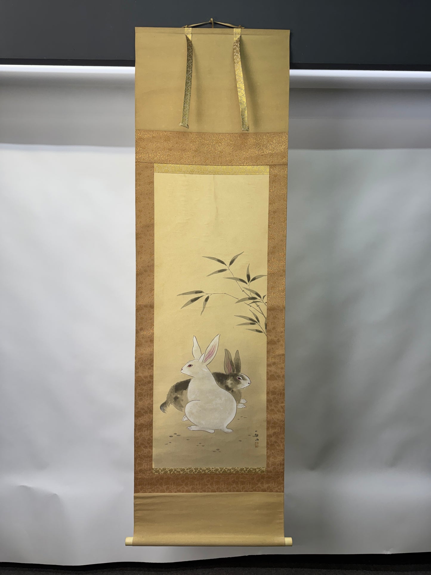 Y10727 KAKEJIKU Hanging scroll Rabbit signed Japan antique interior wall decor