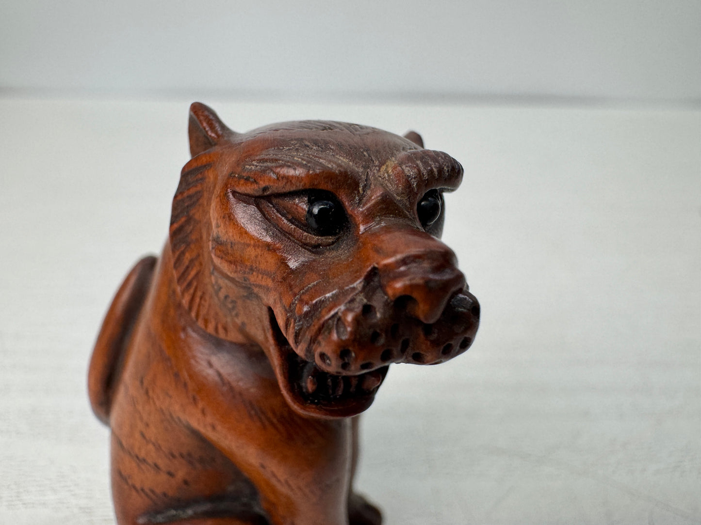 Y10744 NETSUKE Tiger signed Japan antique kimono accessory sagemono fashion