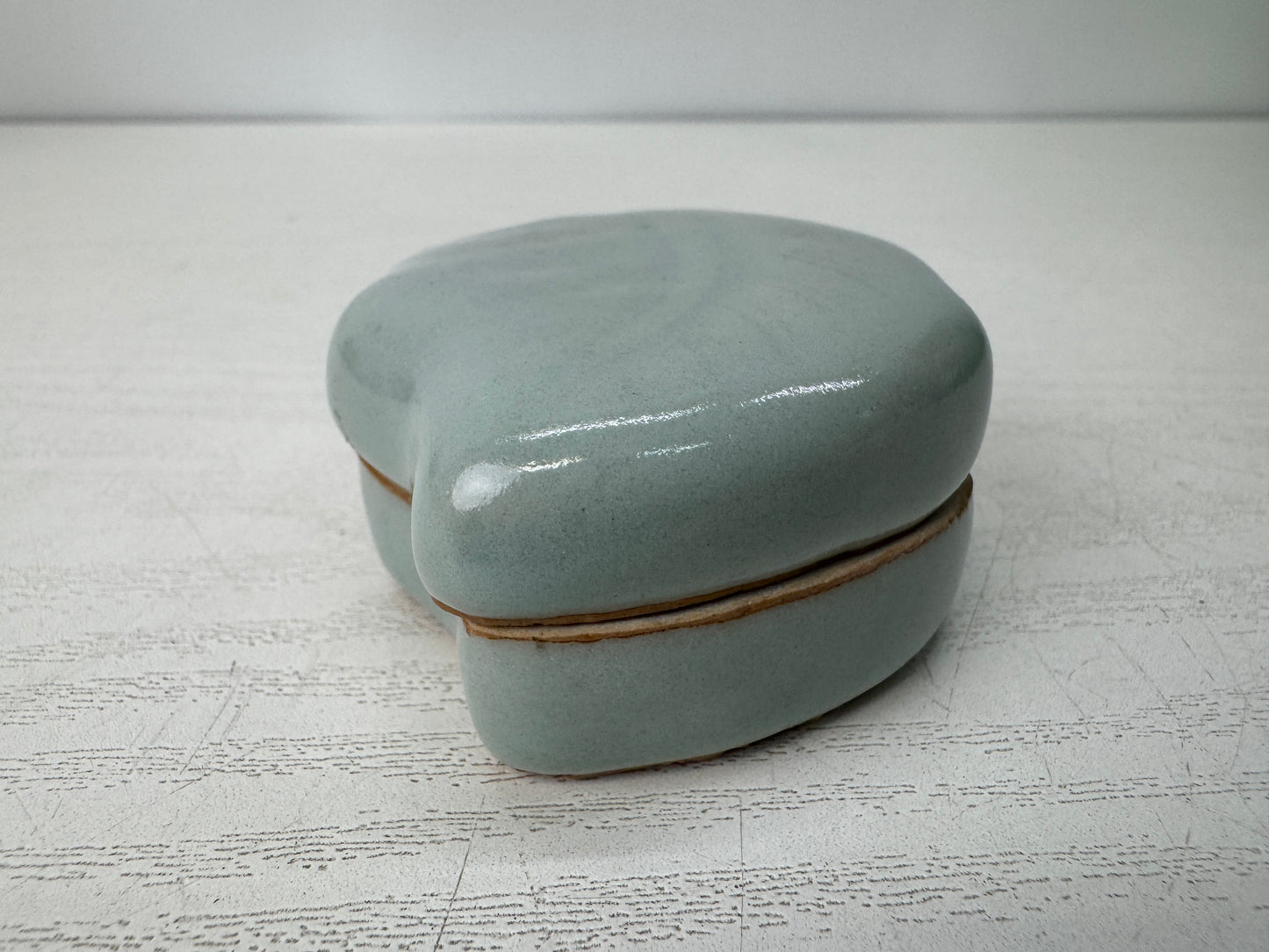 Y10758 BOX Celadon container signed Japan antique incense case fragrance aroma