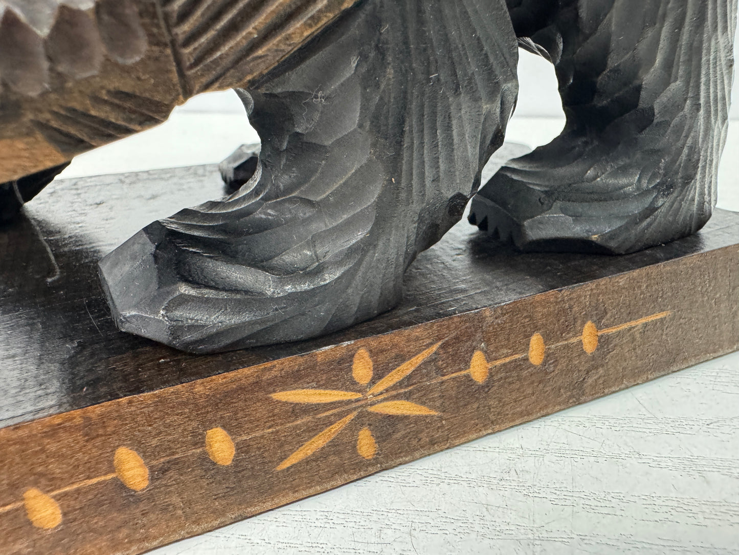Y10792 OKIMONO wood carving Bear Salmon stand signed Japan antique figurine