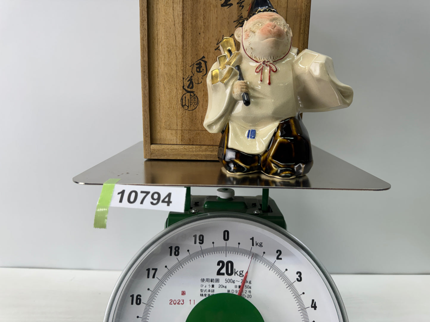 Y10794 OKIMONO Kyo-ware Monkey figure signed box Japan antique ornament interior