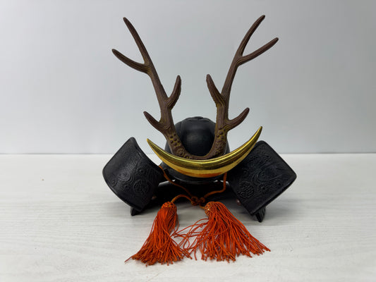 Y10798 OKIMONO iron Small Kabuto helmet figurine armor yoroi Japan antique